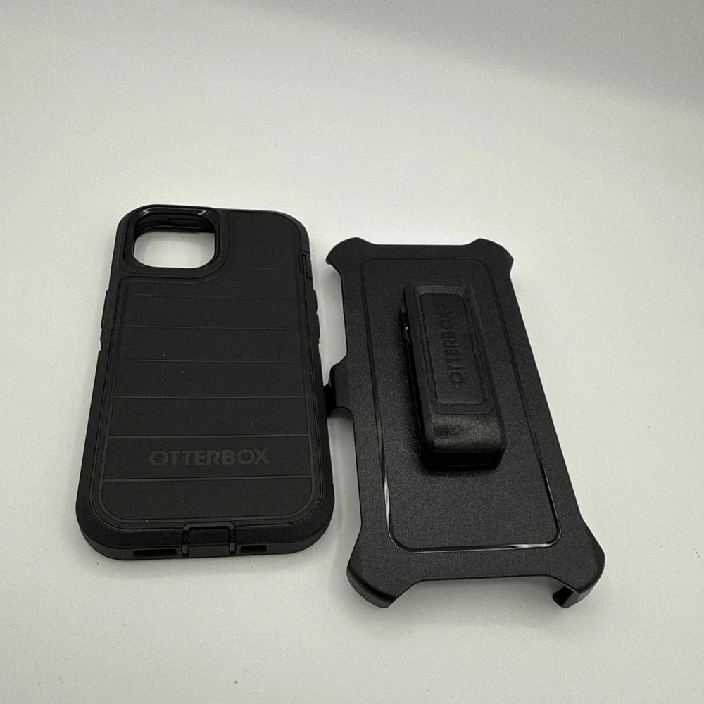 OtterBox Apple iPhone 16e/iPhone 15/iPhone 14/ 13 Defender Series Case-Black
